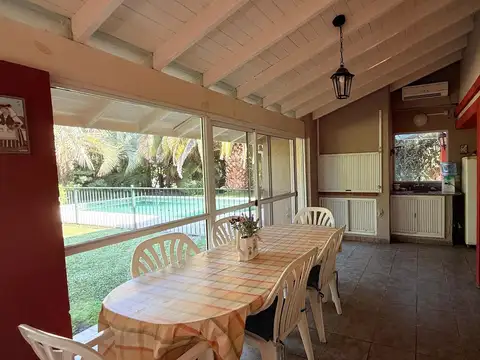 Casa en Venta con 2 cocheras