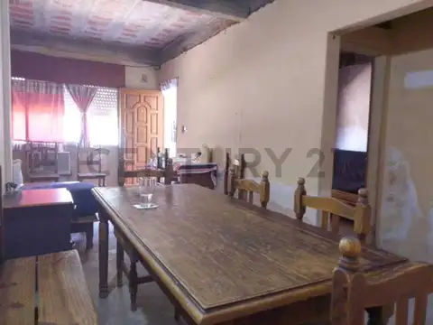 Casa 4 ambientes con 1 baño