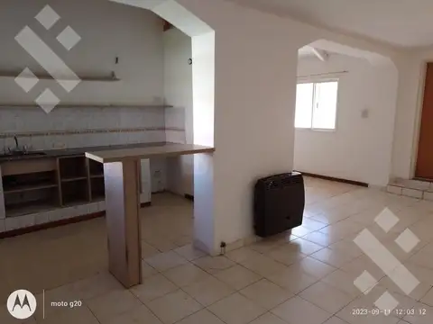 Casa 4 ambientes con 1 baño