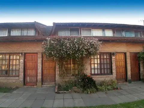 DUPLEX EN COMPLEJO CERRADO ITUZAINGO SUR  