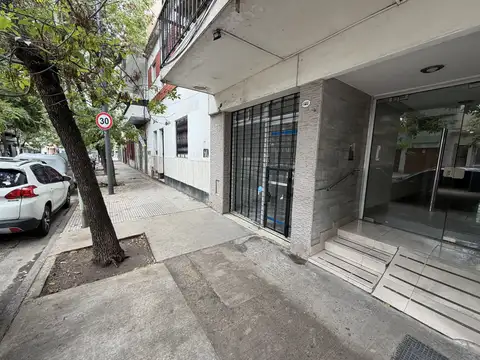 LOCAL A LA CALLE C/VIDIRERA  de 3x6 + un baño. NO TIENE GAS