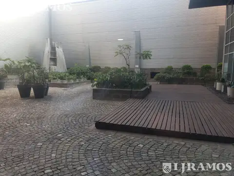 Oficina en Venta con 6 cocheras