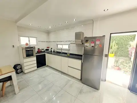 Depto Tipo Casa en Venta en Lanus Oeste, USD 120.000