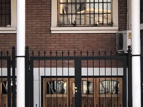 DUPLEX , CON GARAGE , DOS PATIOS , EXCELENTE UBICACION