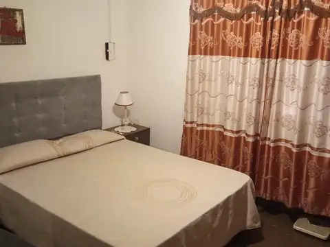 Casa 6 ambientes con 1 baño