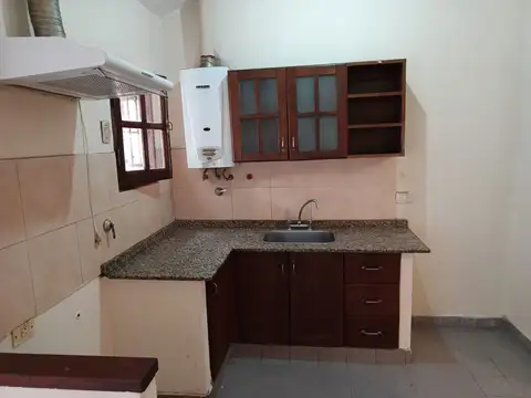 Casa en Alquiler con 1 cochera