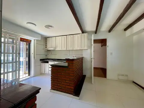 Venta Chalet 6 ambientes jardin garage a metros avenida santa fe