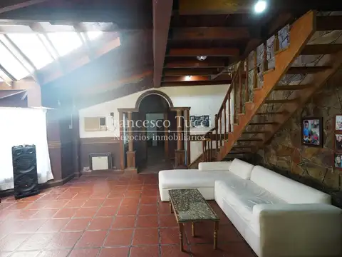 Casa 5 ambientes con 3 baños