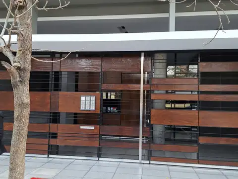 Ambiente con cocina  americana a gas   balcón cfte   piscina vigil  laundry parrilla/ plaza  en edificio