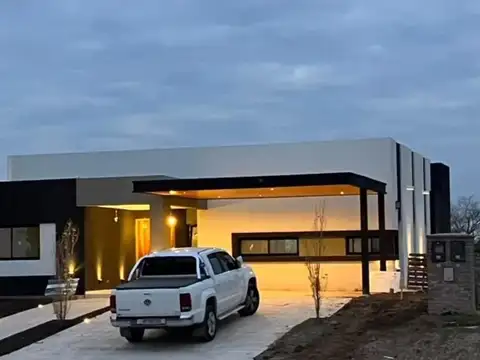 Casa  en Alquiler en El Naudir, Escobar, G.B.A. Zona Norte