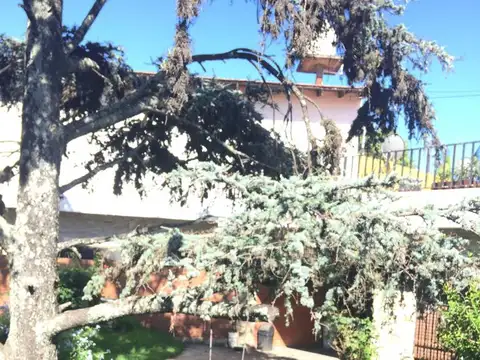 Casa en Venta con 5 cocheras