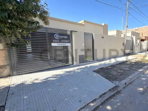 Casa 5 ambientes con 2 baños