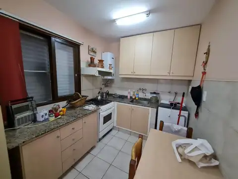 Av Francia esq  Bv 27 de Febrero