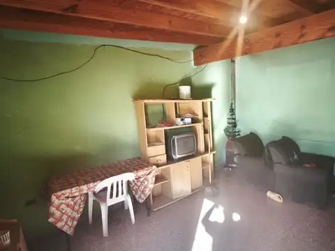 Casa 5 ambientes con 1 baño