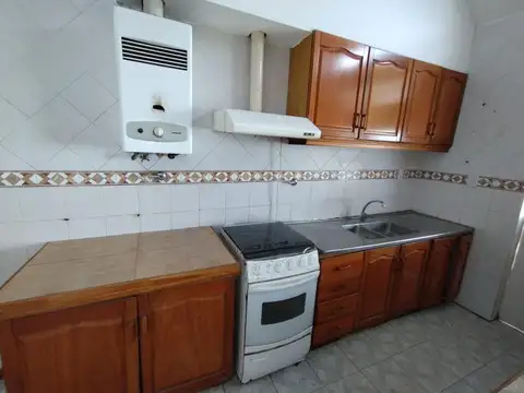 Casa de 3 dormitorios, con cochera