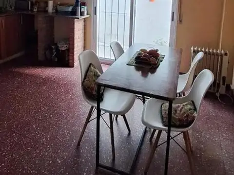 Venta dos viviendas s/lote de 10 x 28 m (a metros de av.Crov