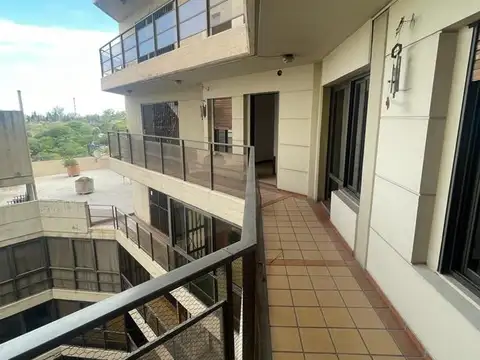 DEPTO EN VENTA  PISO COMPLETO + COCHERA  AV. POETA LUGONES