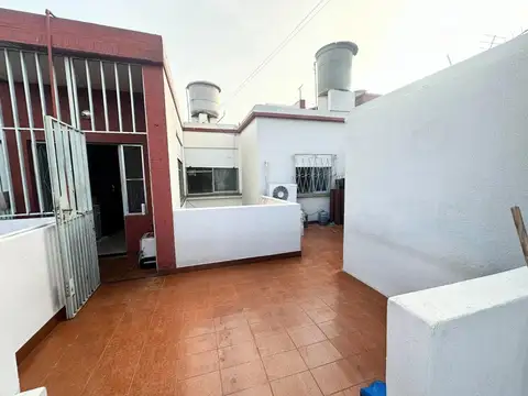 Casa en venta de 6 ambientes en La Tablada