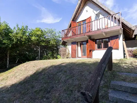 Alquiler casa amoblada en playa Mansa.