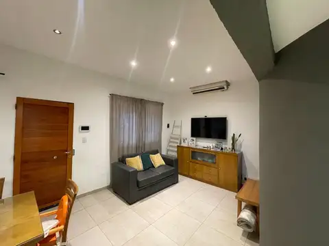Depto Tipo Casa en Venta con 2 cocheras