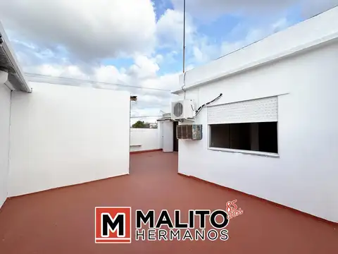 AMPLIO PH 3 AMBIENTES CON 2 PATIOS