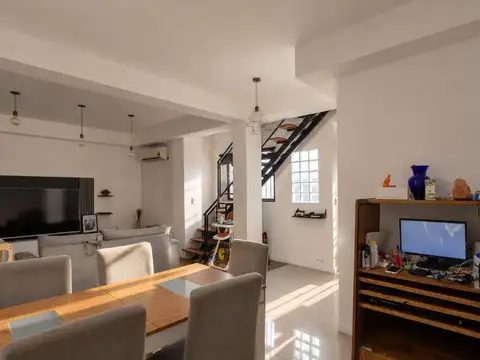 Depto Tipo Casa 3 ambientes con 2 baños