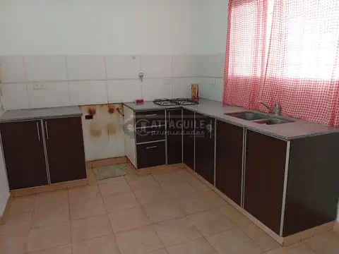 Casa 3 ambientes con 2 baños