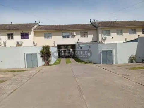 Casa - Alquiler - Argentina, Ituzaingó - ECUADOR 900