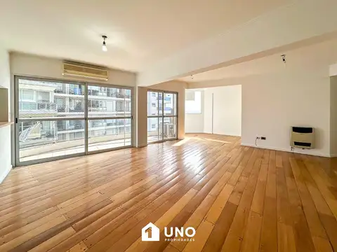Moreno y Güemes - Piso Exclusivo de 3 Dormitorios con Vista al Río. Con cochera.