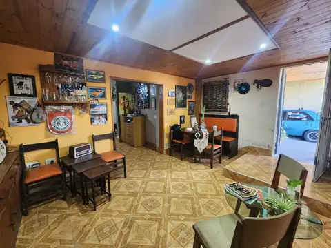 VENTA CASA 4 AMBIENTES BERNAL
