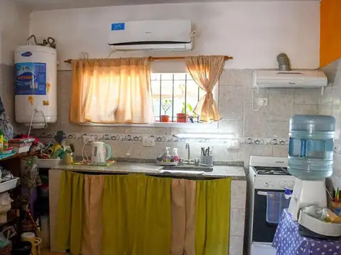 Casa 4 ambientes con 1 baño
