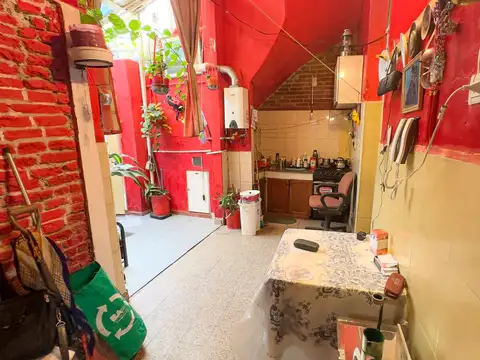 Depto Tipo Casa en Venta 80 años