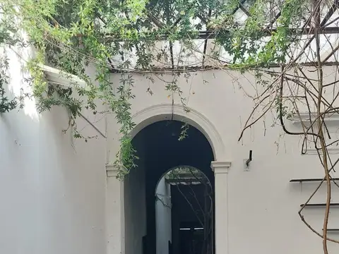 Casa en alquiler destino comercial, profesional o cultural