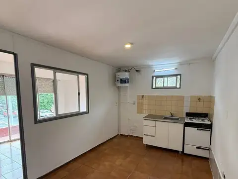 Centenario Uruguayo 200, Piso 1