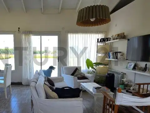 Casa 4 Ambientes en Santa Clara del Mar (Barrio Atlantida)