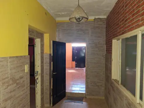 Venta – Amplia propiedad con quincho y pileta en Villa Gobernador Gálvez