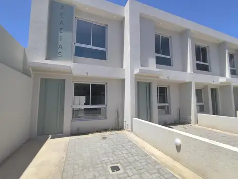 Depto Tipo Casa en Venta en Ituzaingo Norte, USD 140.000