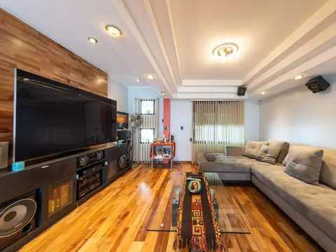 Casa 5 ambientes con 3 baños