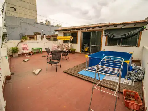 Depto Tipo Casa 4 ambientes con 2 baños