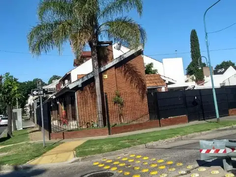 Exclusivo Chalet en Barrio Parque Villa Martelli - Impecable