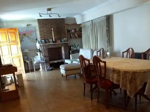 Exclusivo Chalet en Barrio Parque Villa Martelli - Impecable