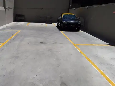 Cochera en Venta a metros de Av. Maipú, de Tren y Metrobus