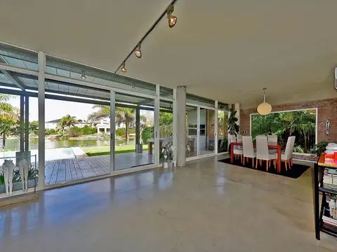 VENTA CASA DUPLEX 6 AMB NORDELTA MUELLE PRIVADO