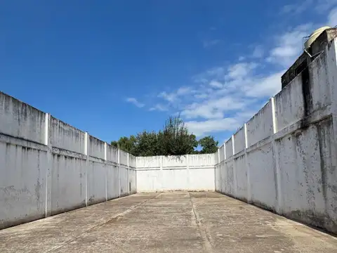 Depósito en venta - 1 Baño - 240Mts2 - Canning