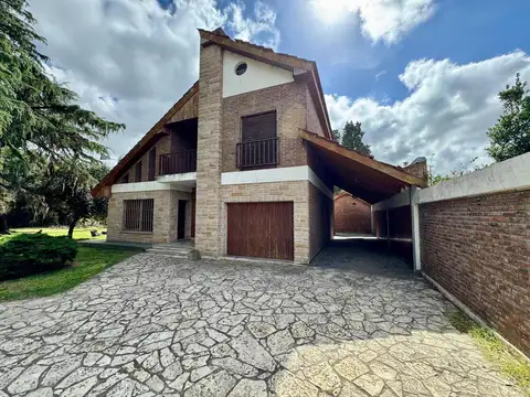 Casaquinta   casa a reciclar a 200mts de colectora   -   ID 5988