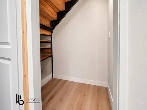 Depto Tipo Casa en Venta con 1 cocheras