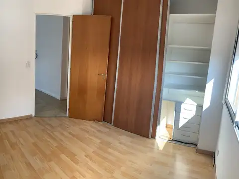 DEPTO. 2 AMBIENTES CONTFRENTE -LUMINOSO Y AIREADO CON BALCON