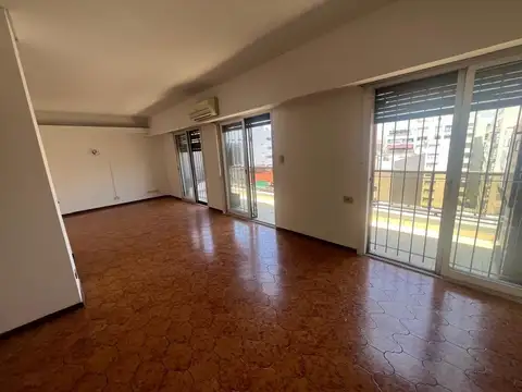 Alquiler. Departamento 5 amb. Cochera. Amenabar y Zabala.