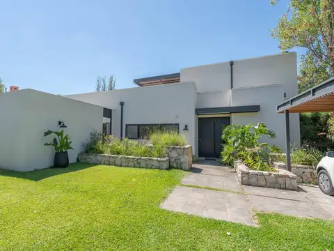 Agustin M. Garcia  al 6600. Barrio Santa Maria de Tigre