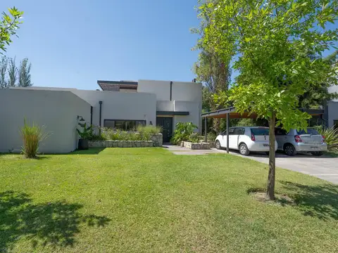 Agustin M. Garcia  al 6600. Barrio Santa Maria de Tigre